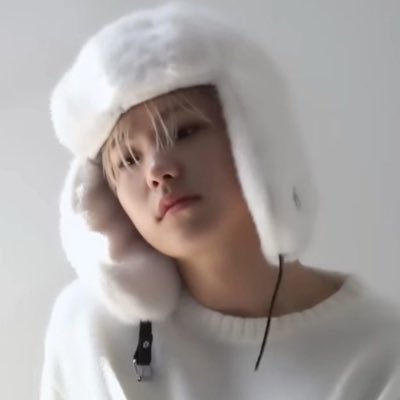 horangscloud's profile picture. ⭑｡𖦹°‧ 언제 그랬냐는 듯이 또 서롤 찾아