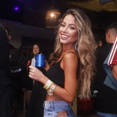 UaiBardot's profile picture. Uma mineira apaixonada por café e pão de queijo, uma boa prosa e abraços quentinhos 🌻

@ninhodami ♡ @ditoscomamor