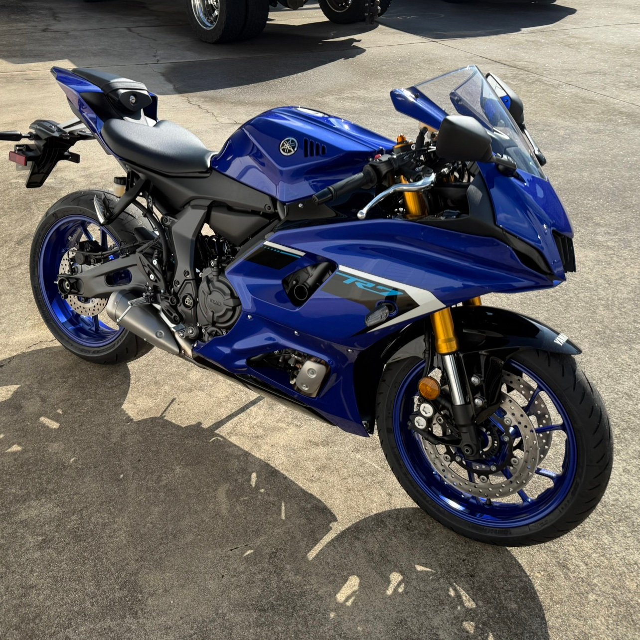 BlueflameR7's profile picture. pink slips?