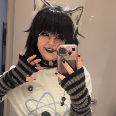 danganronhoe's profile picture. ✨AuDHD✨.lover of white haired anime men,MHA. LADs and kpop~ Priv;@dabiwhor3 || pfp by @rotteniguess✨💜