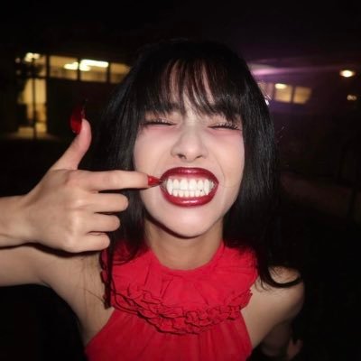 figaydaceo's profile picture. i’m incapable of shutting the fuck up about the bad kids and the yellowjackets. i will harass you about Fig and Natalie | banner creds to wintwerr.