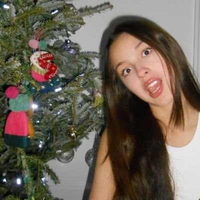 lalisalvsck's profile picture. 📖: ouvi dizer que era você (↺)