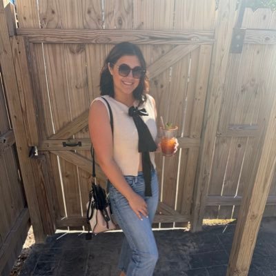 miahebertt's profile picture. 