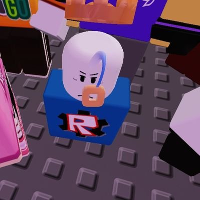 r4ndom_g0y's profile picture. I'm a minor, multifandom, artist