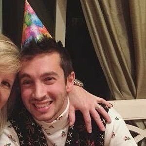 capsulaestelar's profile picture. ✨pøwer to the løcal dreamer✨
provavelmente ouvindo musica enquanto vc lê isso: 
https://t.co/SGQFAbsEVy