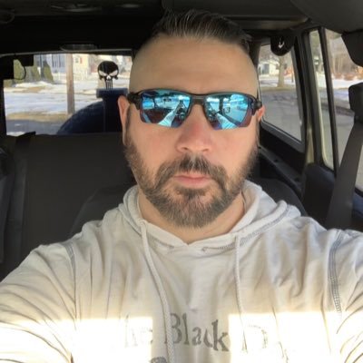 BruinsMcWoo's profile picture. DenisLemieux: Icing ‘appen when dee puck come down..Bang!You know..before dee udder guy..Nobody touch puck den my arm go up like dis,den dee game stop den start