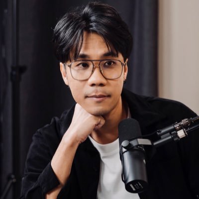 jo_Paran's profile picture. Interviewer • Storyteller • Writer นักเล่าเรื่องที่ตกหลุมรักชีวิตของผู้คน 🎙️Host #DearMyself | #ChairstoShare