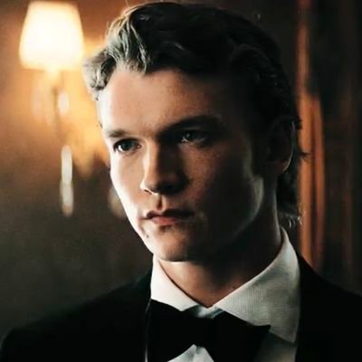 ejphenix's profile picture. ♡ 𝒜𝓇𝓉𝓈,  𝐹𝓁𝑒𝓊𝓇𝓈  𝑒𝓉  𝒱𝒾𝓃𝓈  ♡