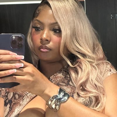 DestiniYvette's profile picture. 27 | I am the program.