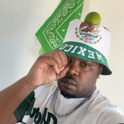 SteamazOfficial's profile picture. 👨🏾‍🎨Moneymove 💨 Musicologist #schoular🎓