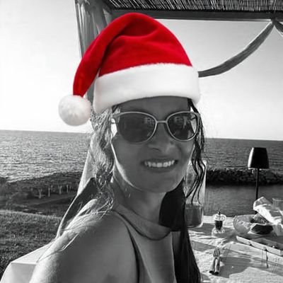 VanderlPT13's profile picture. Sou Enfermeira ( Nurse ) atuante  em CC, UTI, PS,Obstetrícia.
Cursando Ciências Políticas 
Esquerda Segue Esquerda. 
Em um relacionamento com Dr. Pedro.