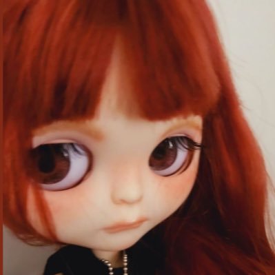 quietobedient's profile picture. 🩷