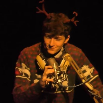 pickledchair's profile picture. Random Internet Queer