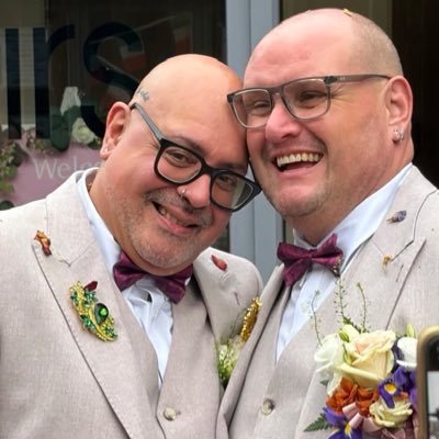 derekleics's profile picture. Just a friendly, gay guy happy married. wanting to make new friends