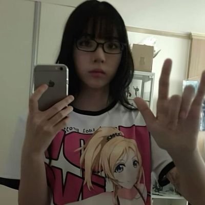 yasfolk's profile picture. sou a yas da minha namorada e ando escrevendo nas horas vagas sobre o ohm pawat! ✨️