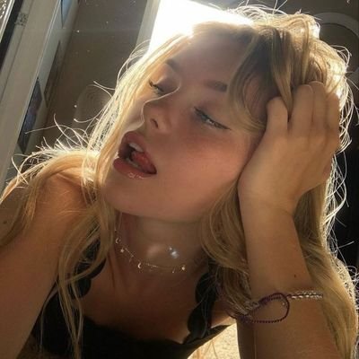 judevreads's profile picture. — para os sobreviventes, lizzie young.