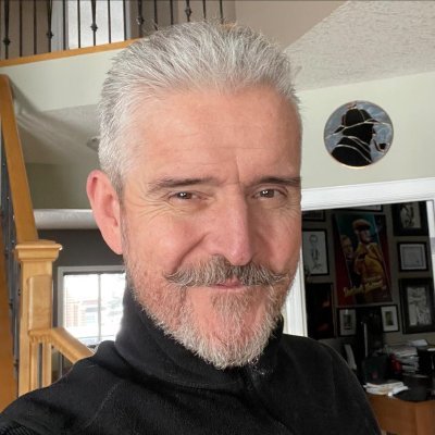 sherlockeditor's profile picture. 