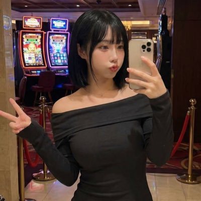 chinatownmule's profile picture. neet shitposter 🧚🏻‍♀️ | dm inquiries