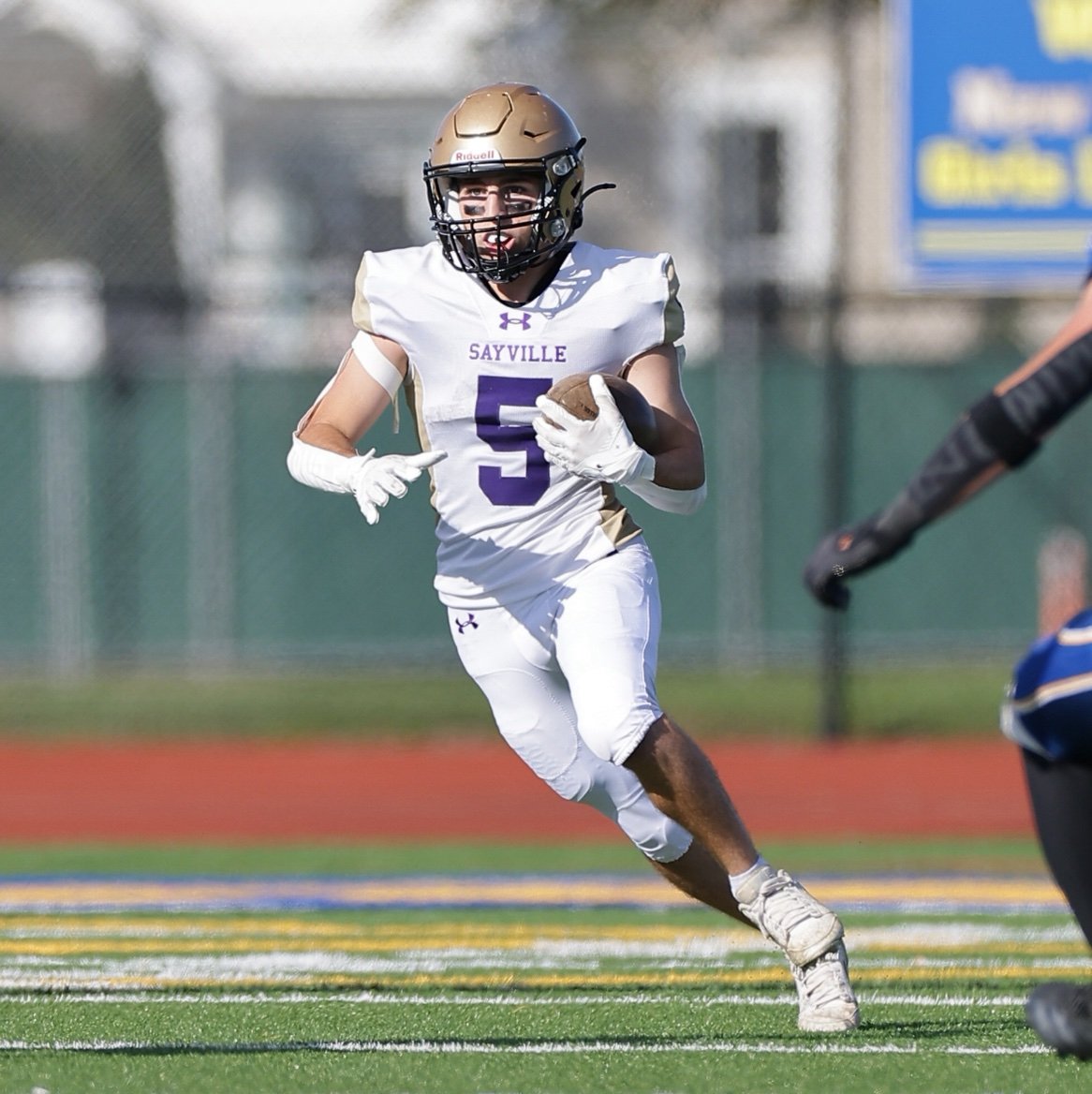 JakeArato's profile picture. Jake Arato c/o 2027 Sayville Football  WR 5’7, Jakea0205@gmail.com, Phone number 631-310-7620