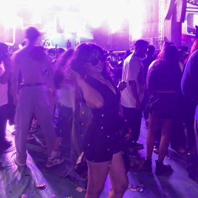 aayugajbhiye28's profile picture. 21 |  I just wanna live in a rom-com