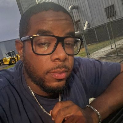 Hawaiianbr87's profile picture. 