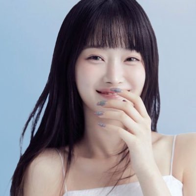 secrctplaylist's profile picture. oppa, i’ll report you 🤬 @mobiusarchive