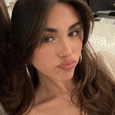 scoppialv's profile picture. ᅟᅟ଼➴ㅤׄㅤִ  Estudante de jornalismo viciada em futebol e cultura pop!