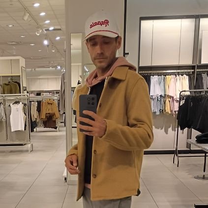 Kesse85585Chris's profile picture. 