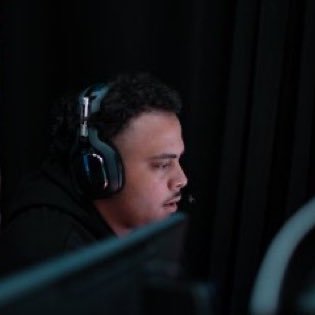 04IsBack's profile picture. 21.| Call Of Duty Player For @FaZe_Vegas