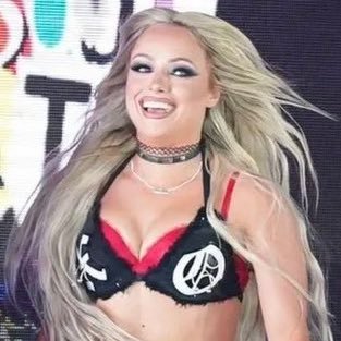 BornMadBornBad's profile picture. Idk, hi. 🕊️