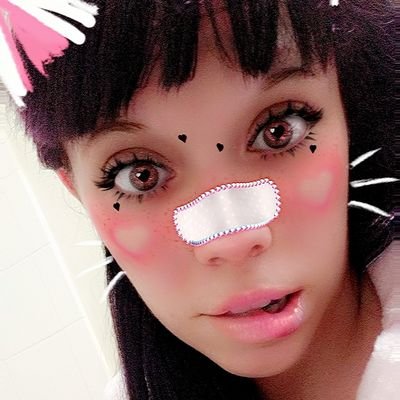 misslyssakitten's profile picture. @LittleMissMia3 's hot femme wife💍 • 18+ • 𝕵𝖚𝖘𝖙 𝖞𝖔𝖚𝖗 𝖋𝖗𝖎𝖊𝖓𝖉𝖑𝖞 𝖓𝖊𝖎𝖌𝖍𝖇𝖔𝖗𝖍𝖔𝖔𝖉 𝖈𝖆𝖙𝖌𝖎𝖗𝖑😺🌟🌃🥂✨•