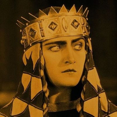 justarta11111's profile picture. زن و کنیز بانو کریم‌هیلد