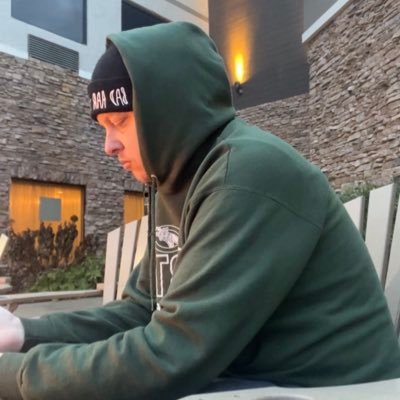 officiallyrosko's profile picture. Just thoughts🧠✨