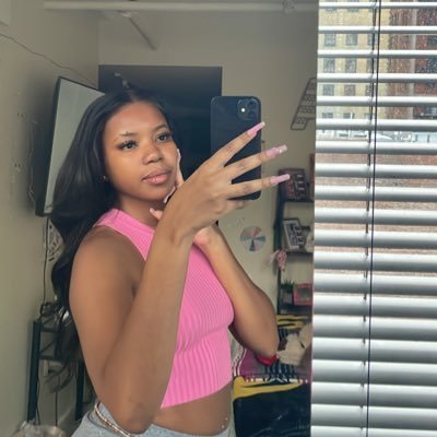 alexeeeeiaa's profile picture. go follow my music blog on IG.                       @ lexlog.wav