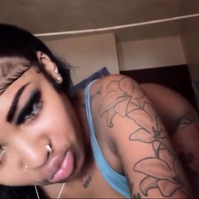 qweenzyiah's profile picture. 𝐒𝐎𝐋𝐎 𝐂𝐑𝐄𝐀𝐓𝐎𝐑 ✨𝐀𝐒𝐊 𝐅𝐎𝐑 𝐅𝐓/𝐌𝐄𝐍𝐔 / 𝐍𝐎 𝐌𝐄𝐄𝐓 / 𝐍𝐎 𝐂𝐎𝐋𝐋𝐀𝐁 🔞