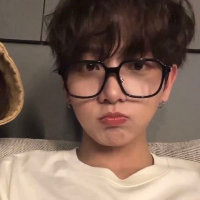 mandumyung's profile picture. blonde myungjae truther