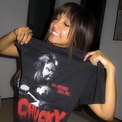 pepslefox's profile picture. artista, fashion, nerd, nichado, não binário & melancólico 🟨⬜️🟪⬛️