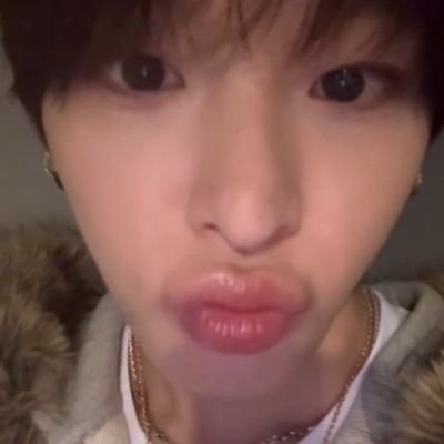 revefest__'s profile picture. keep misreading anl as anal