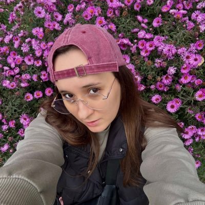 ezova2412's profile picture. 