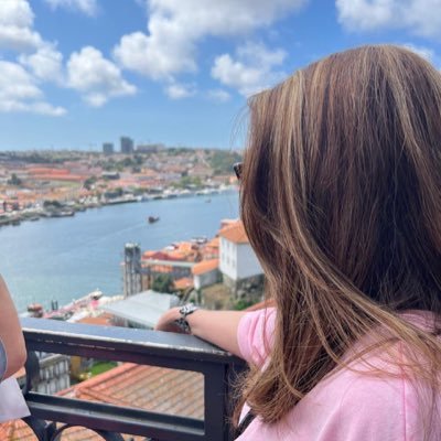 kikidelaloza's profile picture. Triste por mi país, 100%anti chairos, me caen mal 🤷‍♀️