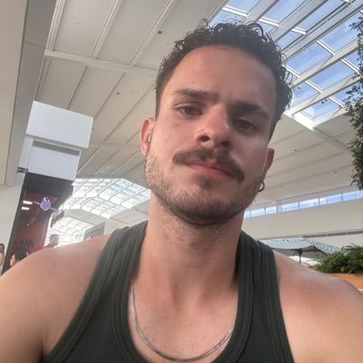 SoaresHanderson's profile picture. Sem forças alguma para continuar qualquer coisa.