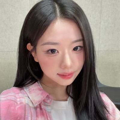 chaengbokdan's profile picture. hello i love kim chaeyeon and maeda riku