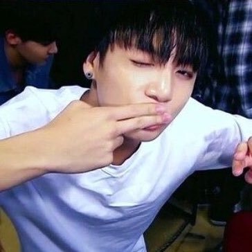 starjkay's profile picture. the world does in fact revolve around park jimin