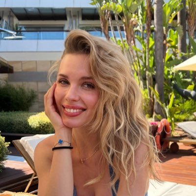 OLLAlaina's profile picture. The secret to success lies in wholeheartedly dedicating yourself to what you love. Life should be enjoyed, not endured! 💞 (No personal purpose) Catholicism .RD