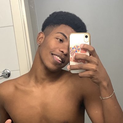 cezinhaenrolado's profile picture. comunicador e comunista 🎸