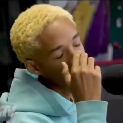 yefnhk's profile picture. ..