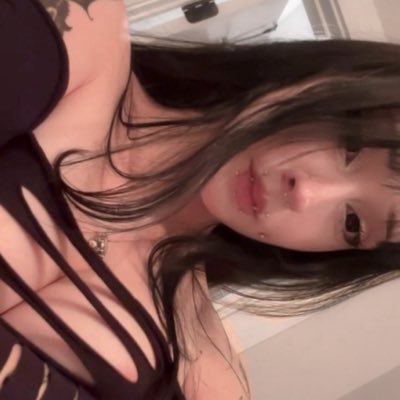 lovekirri's profile picture. yes i have one 🔗 🎀