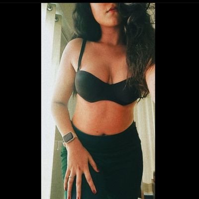 poohsapien's profile picture. 🌻☽✦♡∞• ⚘❦ •
20 something• aspiring writer• lawyer• psychology student, my page - @sapienspsychie