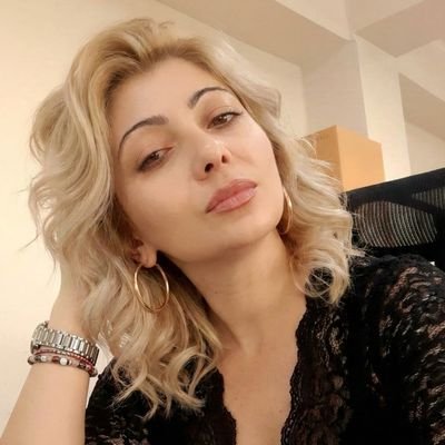 lavinyayeni's profile picture. Bitişlerden korkma; onlar aslında yeni zaferlerin ilk adımıdır.