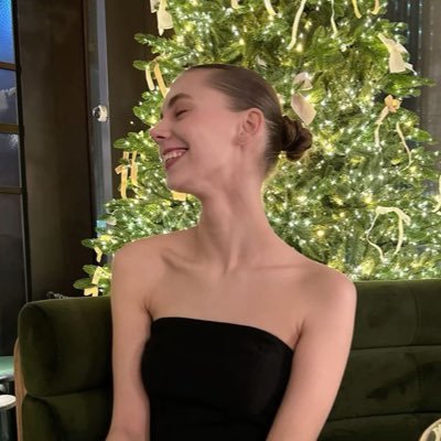 olivebegay's profile picture. retired from anorexia | she/her 🏳️‍🌈